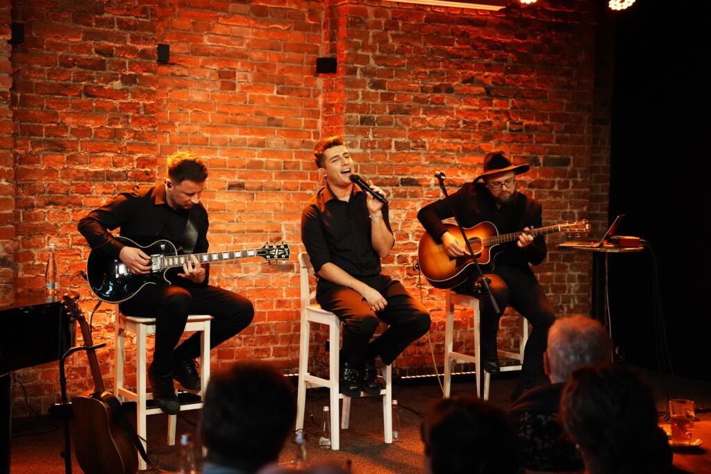 Filip Lato Koncert! – Dzień kobiet w naszej kawiarni!